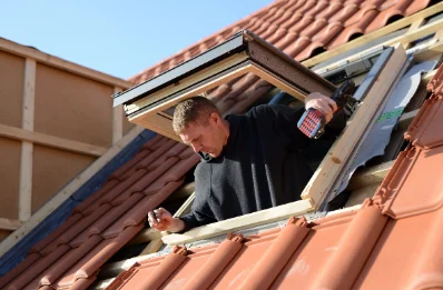 Pose de fenêtres de toit Velux à Sardieu